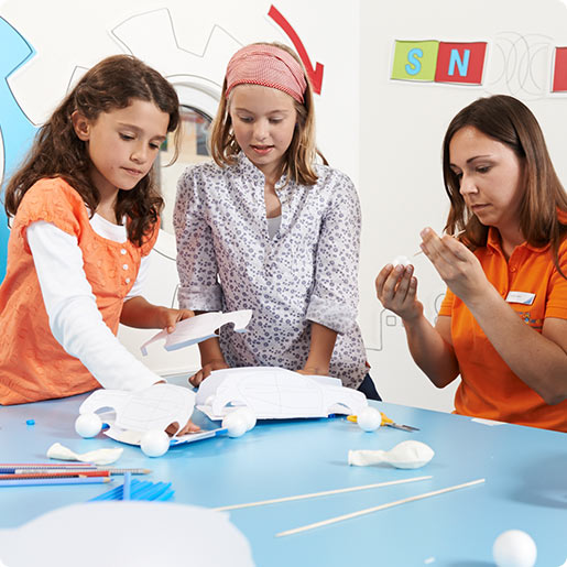 Ravensburger Kinderwelt Kornwestheim_Pressemappe-Workshops und Gruppen_Kinder bei einem Genius-Workshop in der Ravensburger Kinderwelt